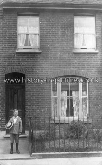 19 Willow Street, Chingford, London. c.1911.